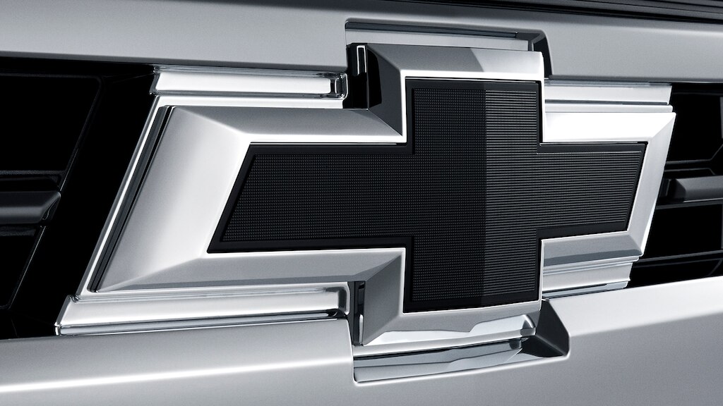 Emblema Chevrolet en color negro, accesorio para Traverse 2023