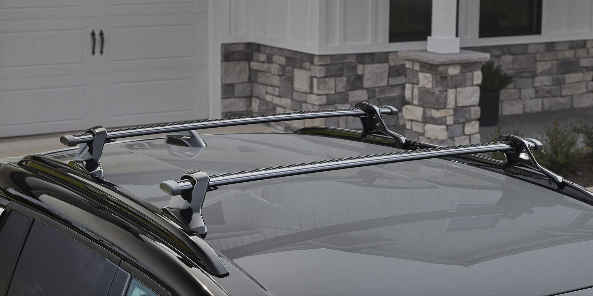 Barras de techo para instalar concha portaequipaje y viajar en tu Chevrolet Equinox EV 2026 SUV eléctrica deportiva